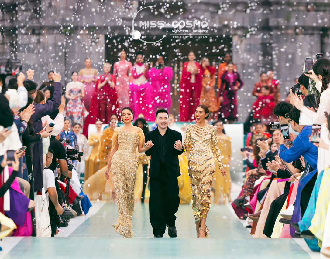 HELLO COSMO FROM VIETNAM – DẤU ẤN RỰC RỠ GIỮA KINH THÀNH HUẾ